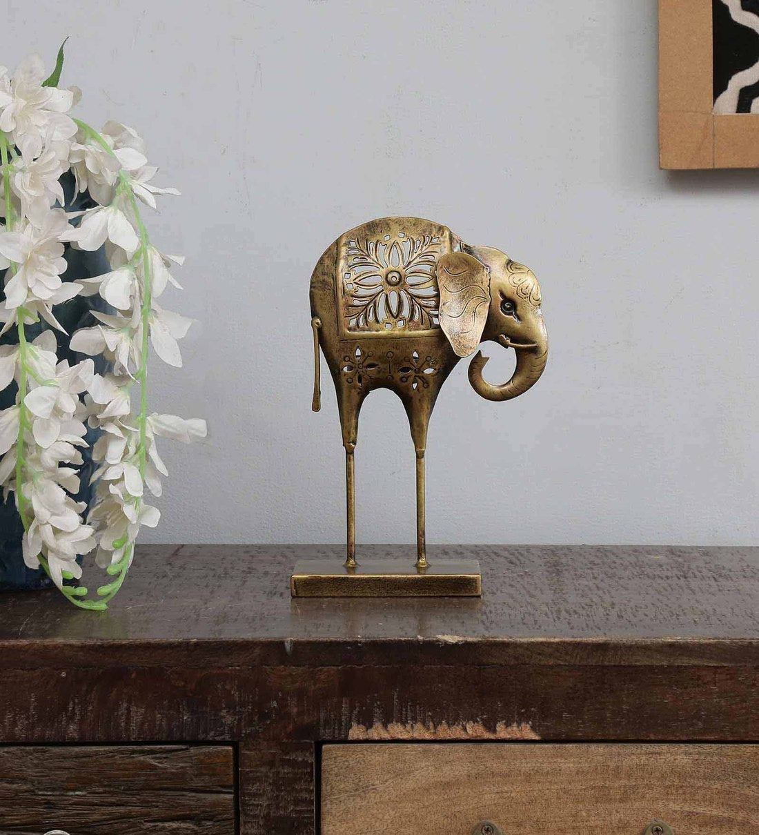 Elephant lite Figurine table decor