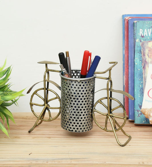Cycle pen stand table decor
