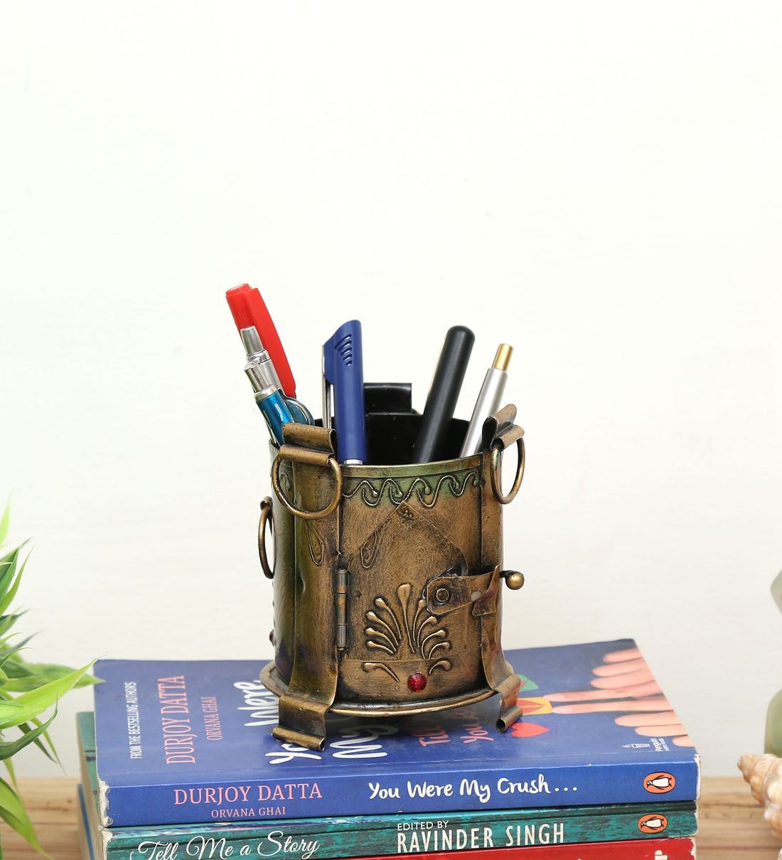 Sigdi pen stand table decor