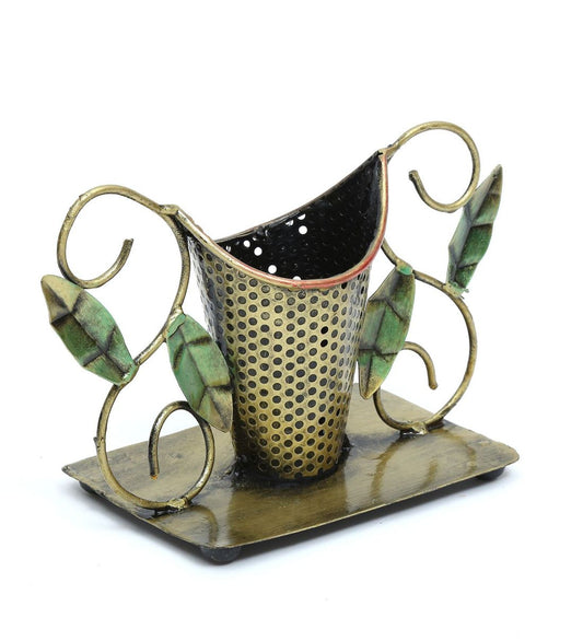 Leaf pen stand table decor