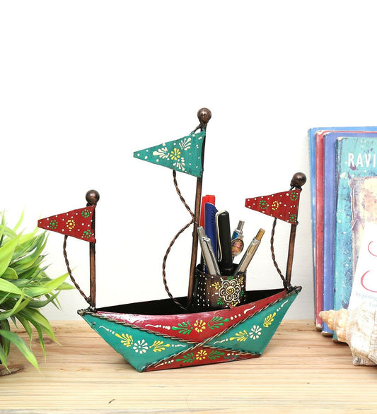 Boat pen stand table decor